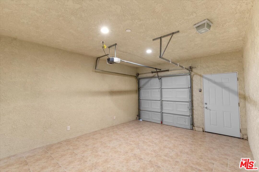 262 MacDonald Street Pasadena, CA 91103 - Photo 25 of 26 a view of a garage