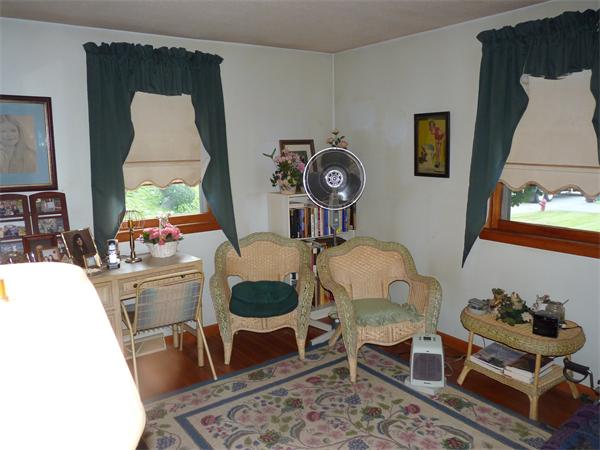 33 Rockingham Avenue Lowell, MA 01851 - Photo 11 of 22 Gallery Image 11
