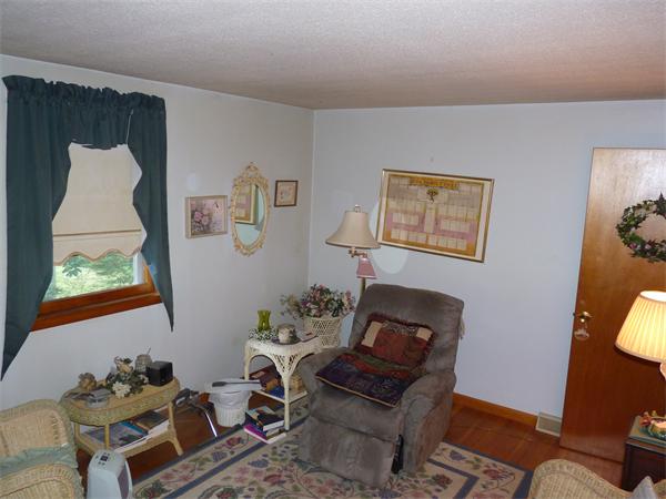 33 Rockingham Avenue Lowell, MA 01851 - Photo 12 of 22 Gallery Image 12