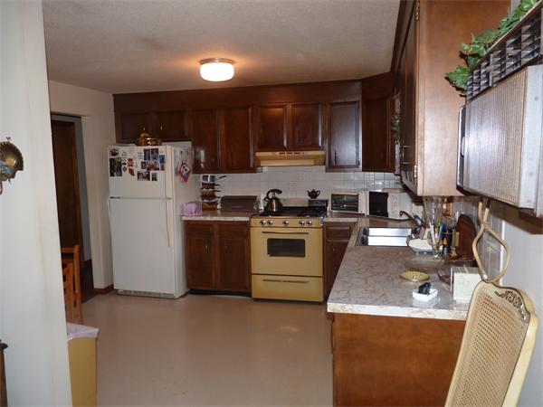 33 Rockingham Avenue Lowell, MA 01851 - Photo 6 of 22 Gallery Image 6