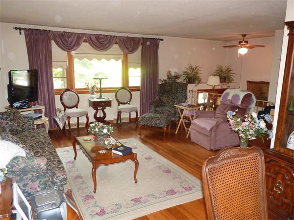 33 Rockingham Avenue Lowell, MA 01851 - Photo 9 of 22 Gallery Image 9