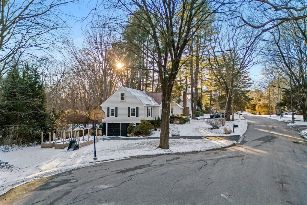 13 Valley View Road Wayland, MA 01778 - Photo 28 of 33 Gallery Image 28