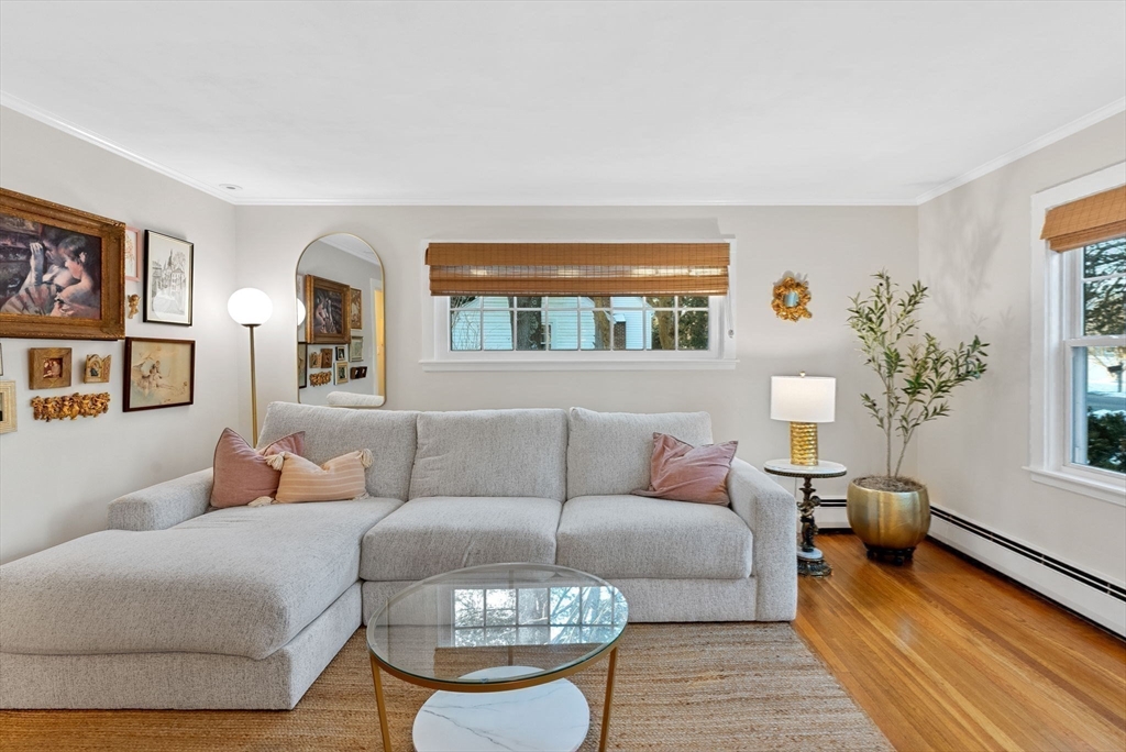 13 Valley View Road Wayland, MA 01778 - Photo 4 of 33 Gallery Image 4