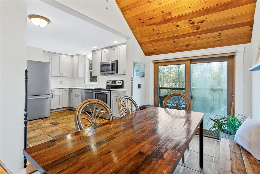 13 Valley View Road Wayland, MA 01778 - Photo 9 of 33 Gallery Image 9
