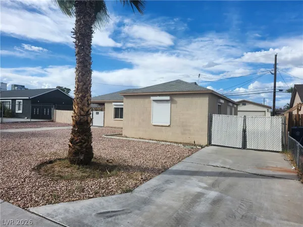 $1,800 | 4624 Evergreen Place, Las Vegas, NV 89107