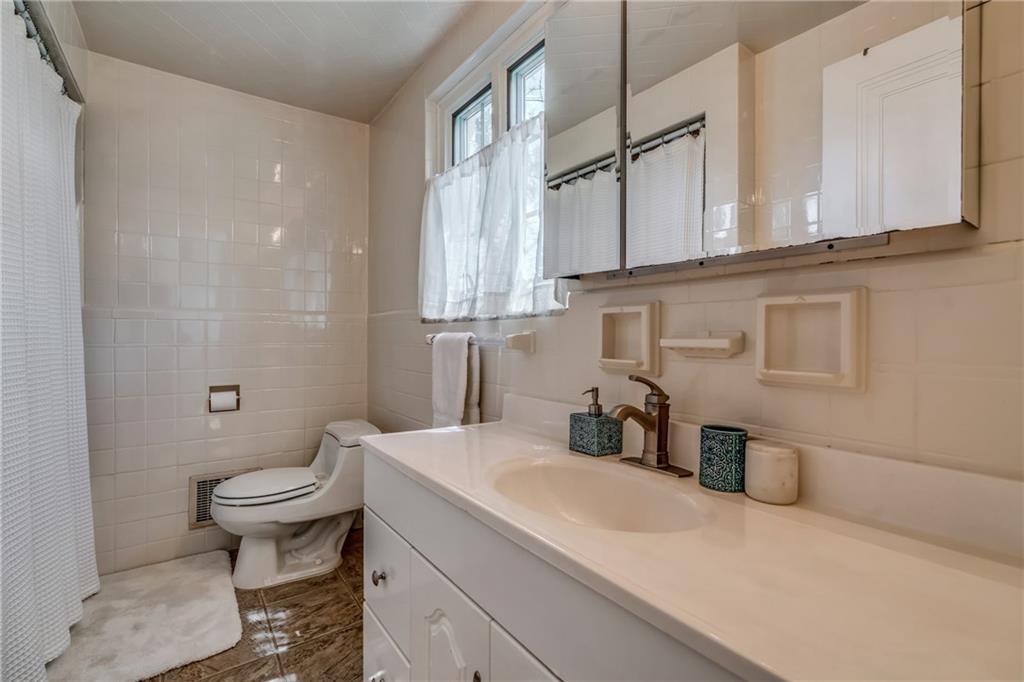 7514 Graymore Road Pittsburgh, PA 15221 - Photo 15 of 23 Gallery Image 15