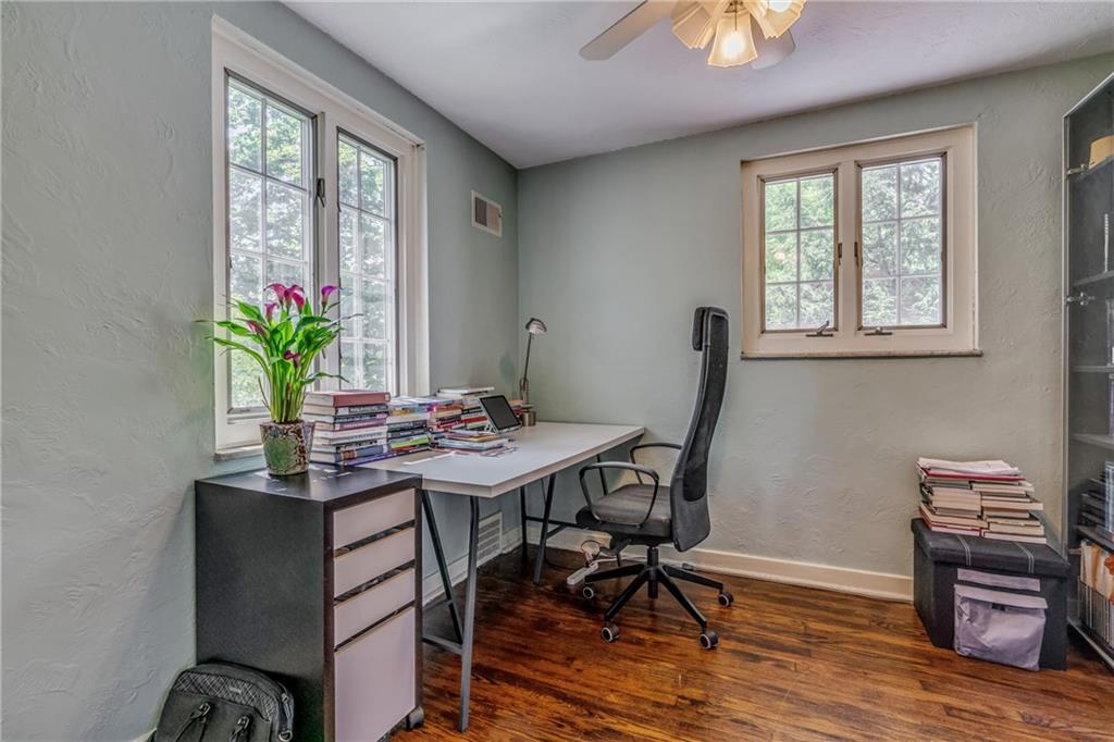 7514 Graymore Road Pittsburgh, PA 15221 - Photo 17 of 23 Gallery Image 17