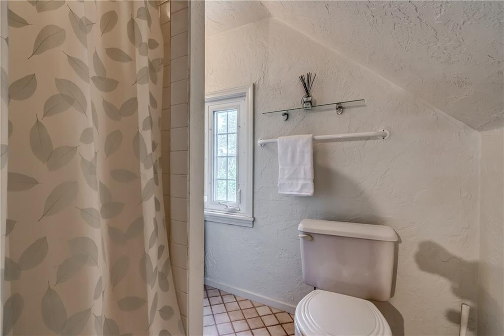 7514 Graymore Road Pittsburgh, PA 15221 - Photo 20 of 23 Gallery Image 20
