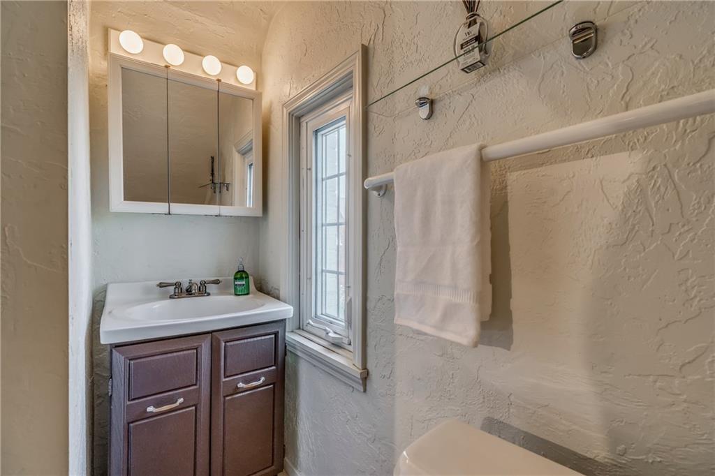 7514 Graymore Road Pittsburgh, PA 15221 - Photo 21 of 23 Gallery Image 21