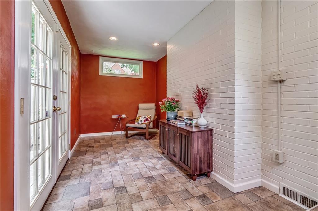 7514 Graymore Road Pittsburgh, PA 15221 - Photo 4 of 23 Gallery Image 4