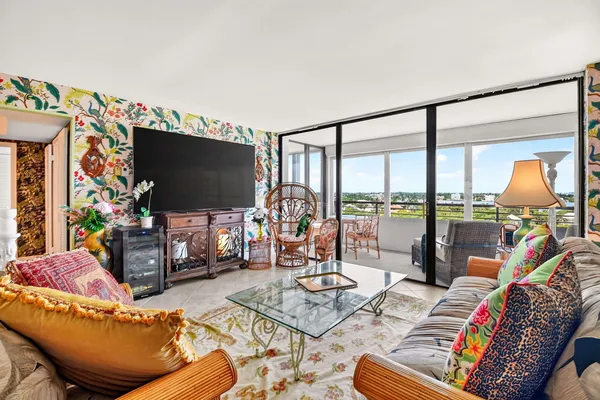 $599,000 | 3589 South Ocean Boulevard, Unit 908, South Palm Beach, FL 33480