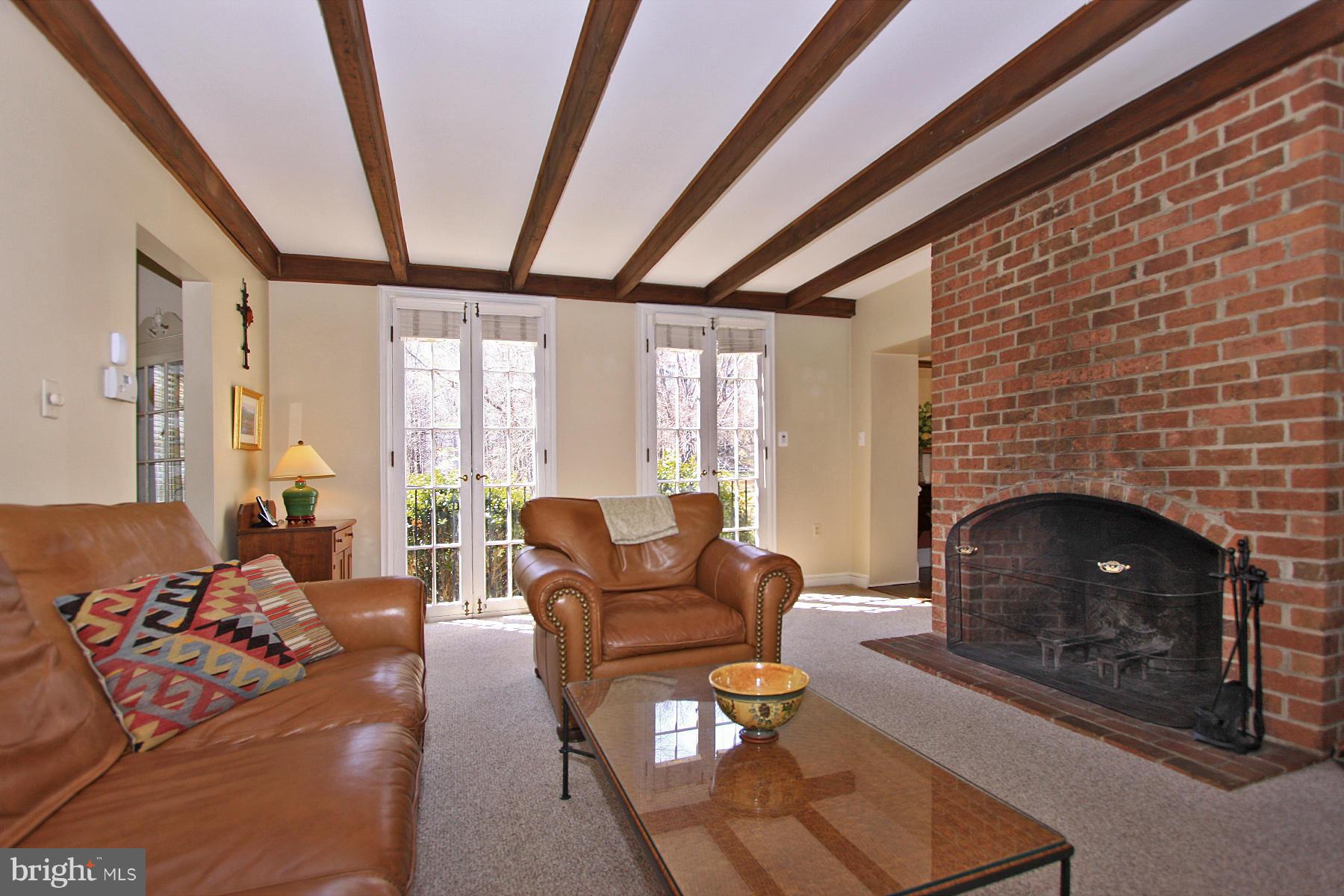 10026 Colvin Run Road Great Falls, VA 22066 - Photo 14 of 30 Family Room