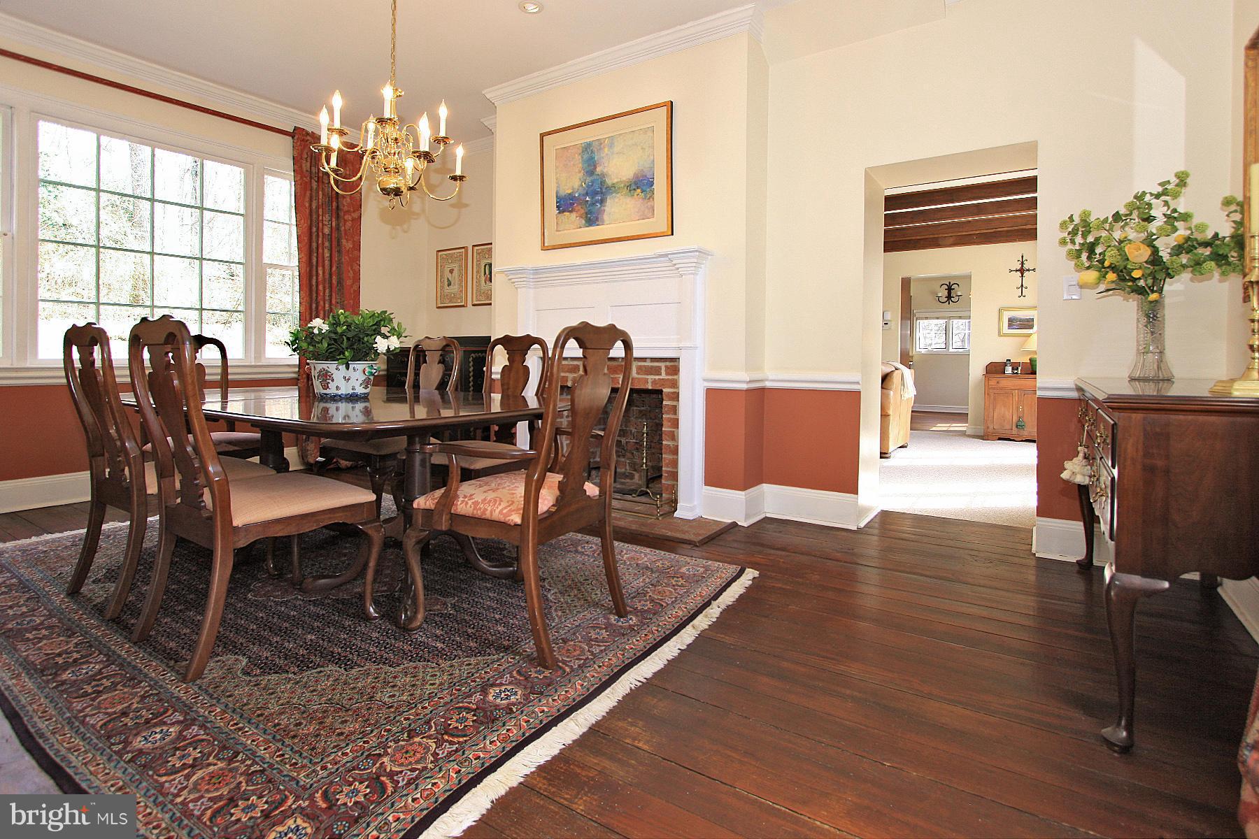 10026 Colvin Run Road Great Falls, VA 22066 - Photo 9 of 30 Dining Room