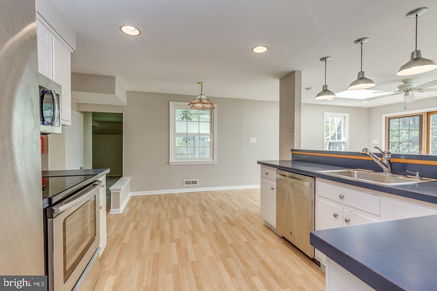 119 Fenwick Road Cherry Hill, NJ 08034 - Photo 10 of 38