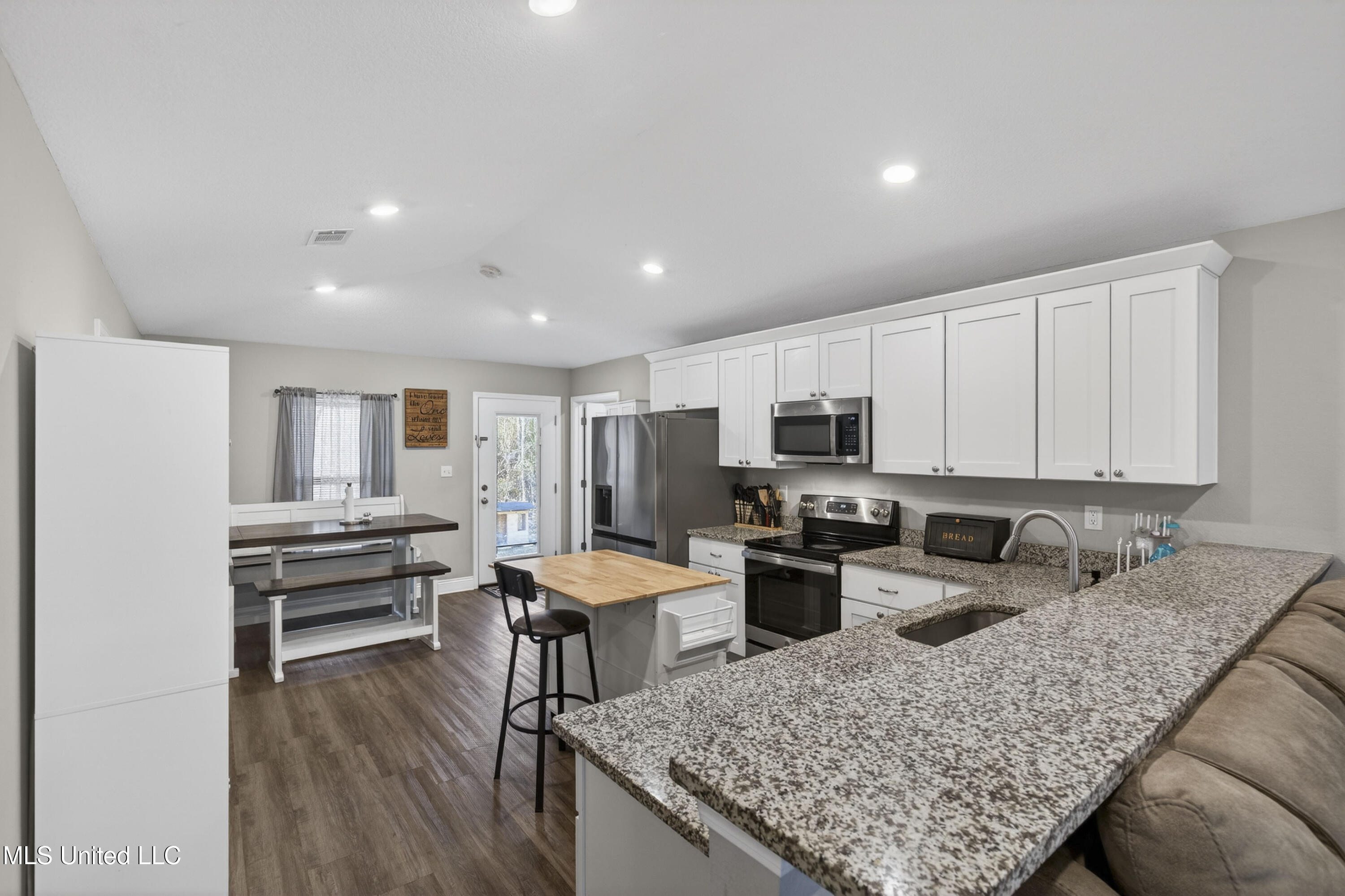 46 Cascade Cove Perkinston, MS 39573 - Photo 5 of 32 46CascadeCove-9