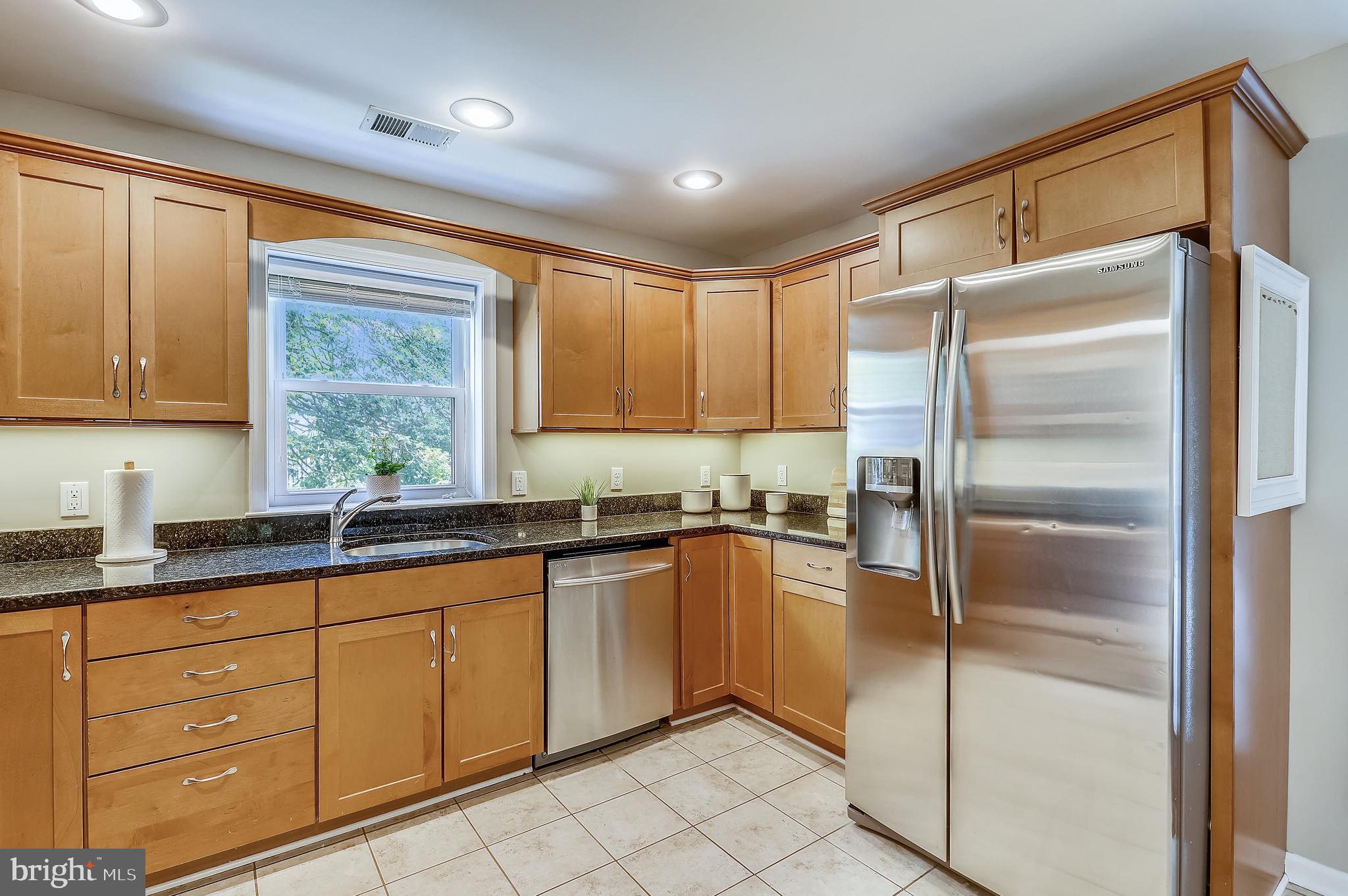 228 Edgewater Drive Edgewater, MD 21037 - Photo 12 of 58 Gallery Image 12