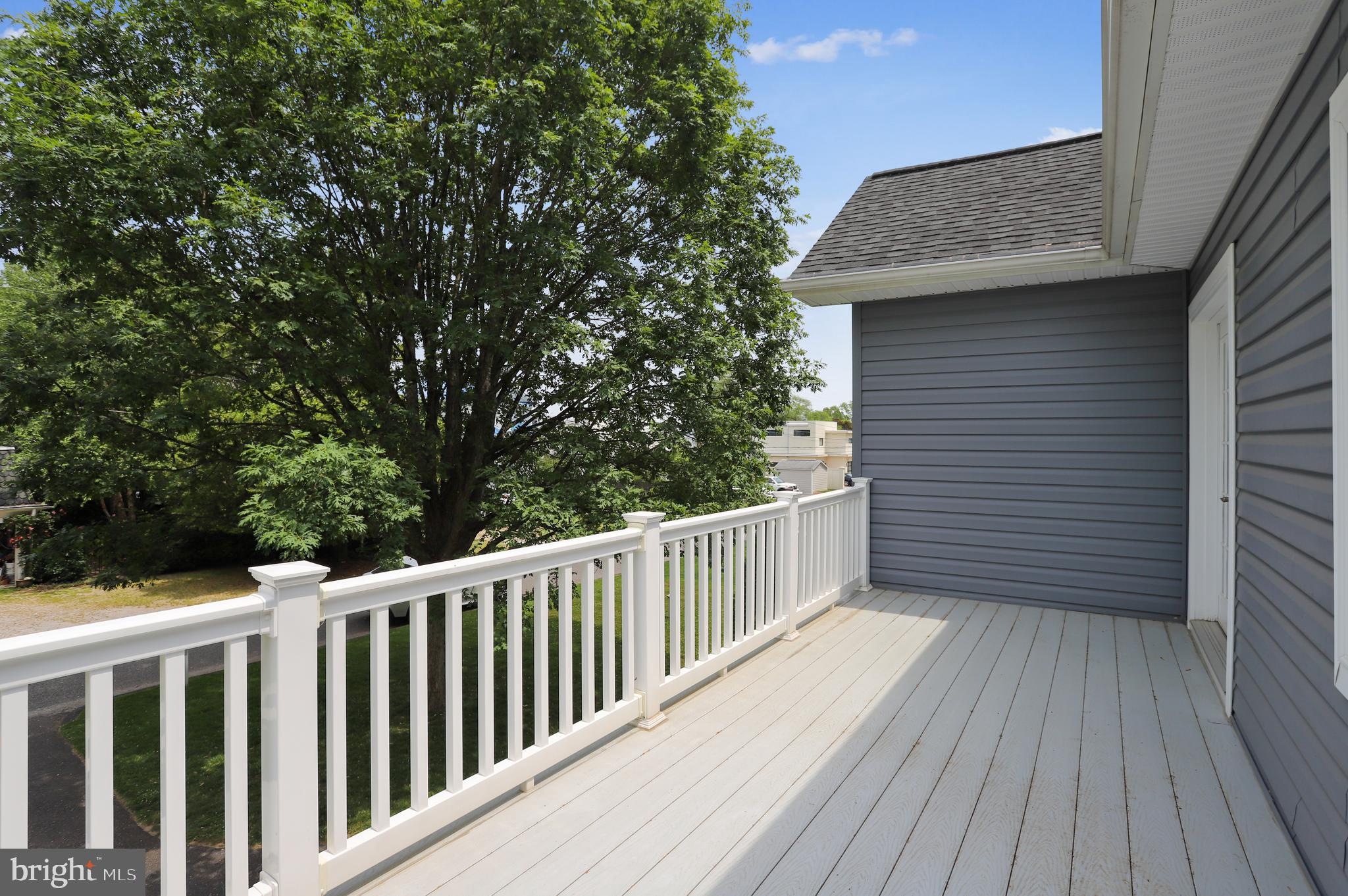 228 Edgewater Drive Edgewater, MD 21037 - Photo 23 of 58 Balcony