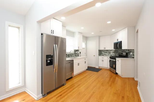 $3,100 | 9622 North Kildare Avenue, Skokie, IL 60076