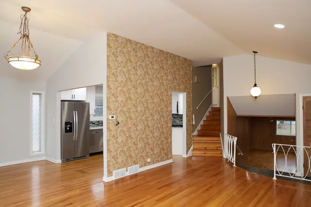 $3,100 | 9622 North Kildare Avenue, Skokie, IL 60076