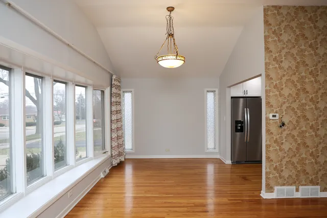 $3,100 | 9622 North Kildare Avenue, Skokie, IL 60076