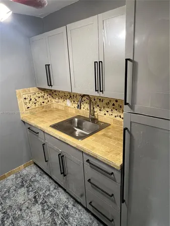 $1,575 | 16215 Northeast 18th Court, Unit 305, North Miami Beach, FL 33162