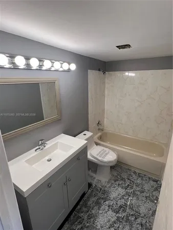 $1,575 | 16215 Northeast 18th Court, Unit 305, North Miami Beach, FL 33162