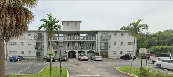 $1,575 | 16215 Northeast 18th Court, Unit 305, North Miami Beach, FL 33162