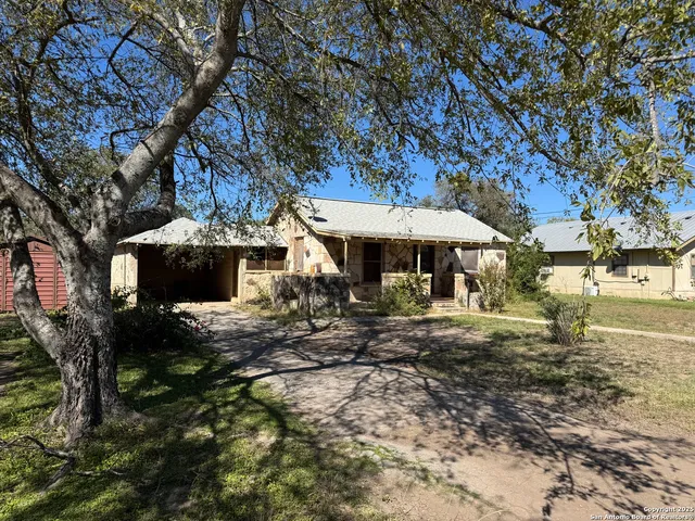 $52,000 | 214 West Cargile Street, Uvalde, TX 78801