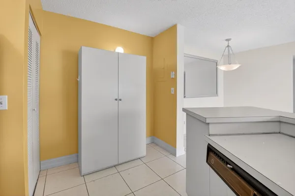 $1,800 | 7535 South Oriole Boulevard, Unit 206, Delray Beach, FL 33446