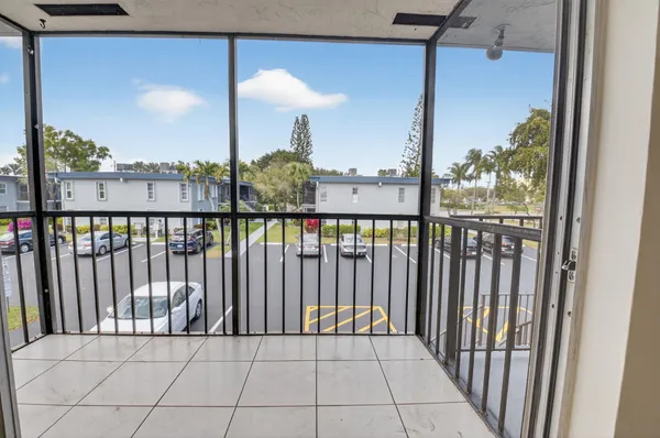 $1,800 | 7535 South Oriole Boulevard, Unit 206, Delray Beach, FL 33446