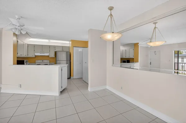 $1,800 | 7535 South Oriole Boulevard, Unit 206, Delray Beach, FL 33446