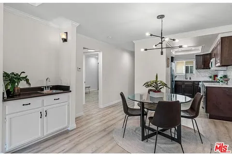 $725,000 | 11930 Avon Way, Unit 207, Los Angeles, CA 90066