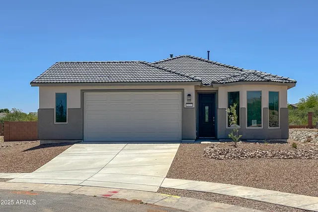 $385,735 | 2121 West Totems Street, Unit LOT 137, Benson, AZ 85602