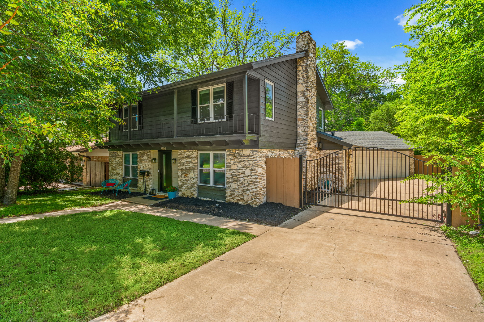 3105 Borden Road Austin, TX 78757 - Photo 2 of 37