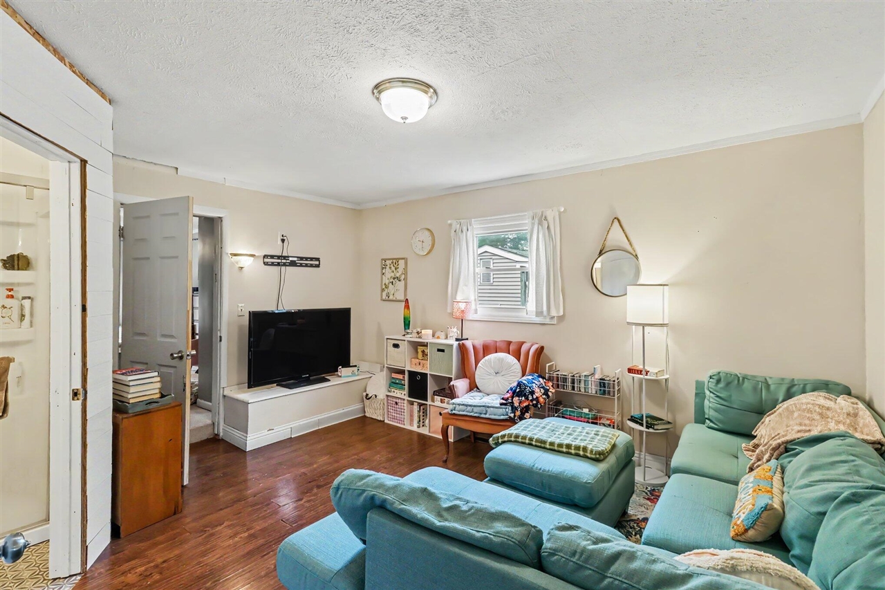 4149 Rivington Street Kalamazoo, MI 49008 - Photo 3 of 27