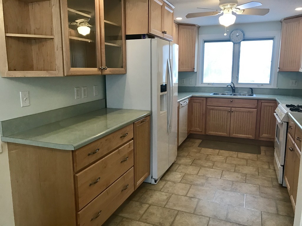 80 Elbert Road Agawam, MA 01001 - Photo 5 of 22 Gallery Image 5