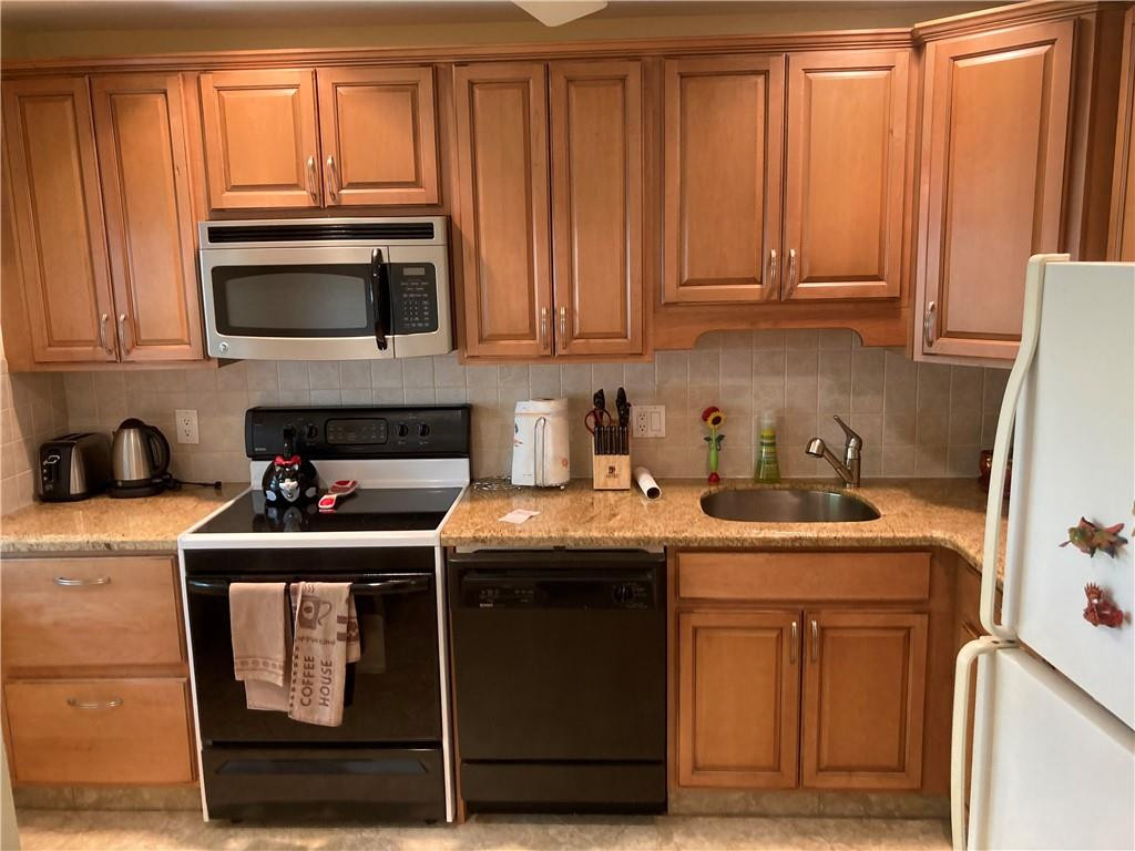 21731 Arriba Real, Unit 27B Boca Raton, FL 33433 - Photo 12 of 17 Photo 12