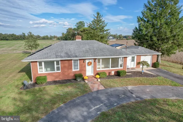 $299,900 | 2968 Deep Grass Lane, Houston, DE 19954