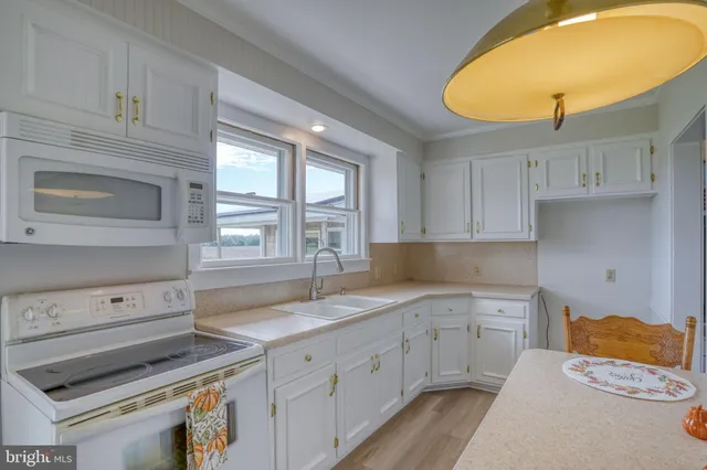 $299,900 | 2968 Deep Grass Lane, Houston, DE 19954