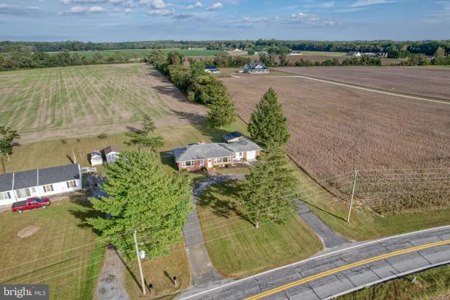 $299,900 | 2968 Deep Grass Lane, Houston, DE 19954