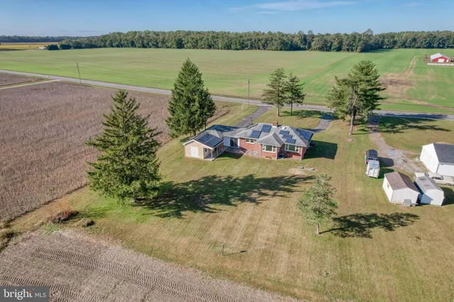 $299,900 | 2968 Deep Grass Lane, Houston, DE 19954