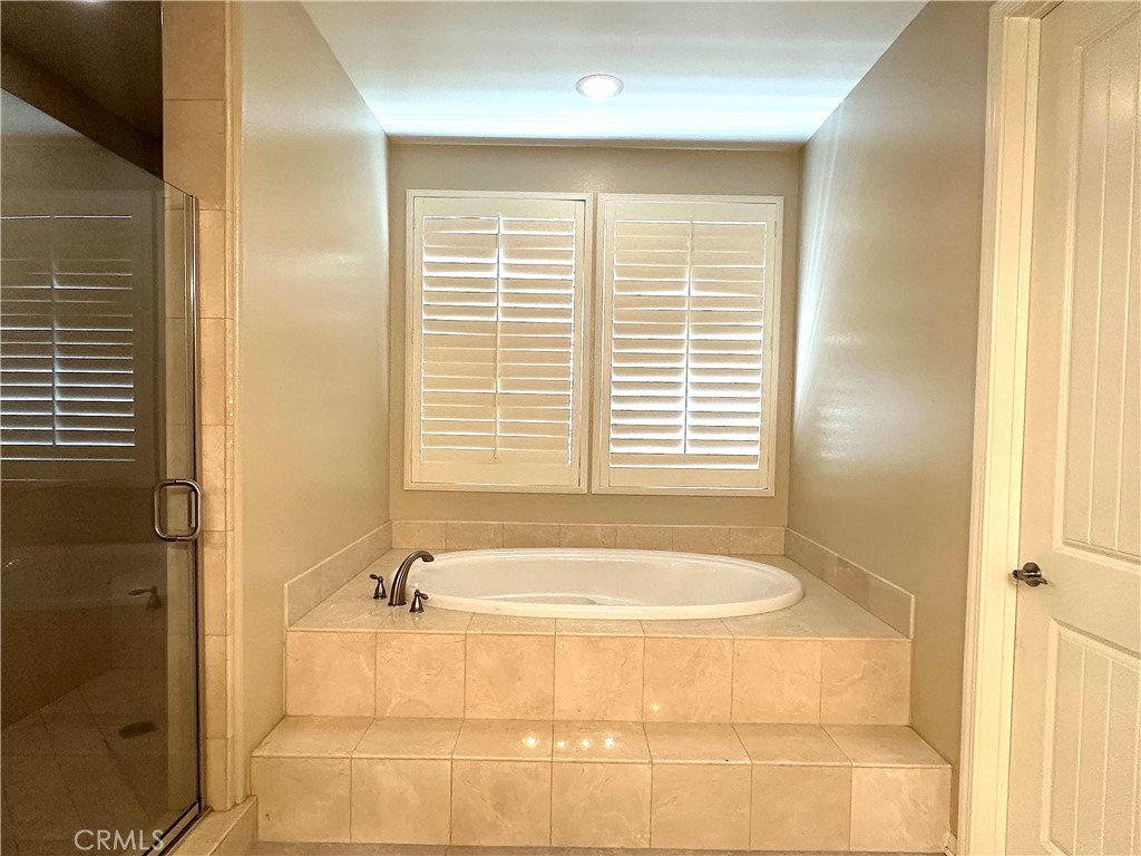 20420 West Vía Urbino Porter Ranch, CA 91326 - Photo 14 of 22 Primary Bathroom