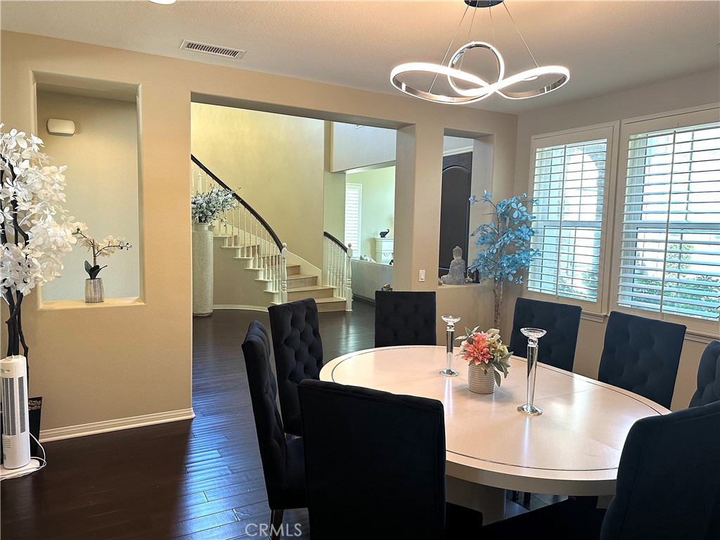 20420 West Vía Urbino Porter Ranch, CA 91326 - Photo 5 of 22 Dining Room