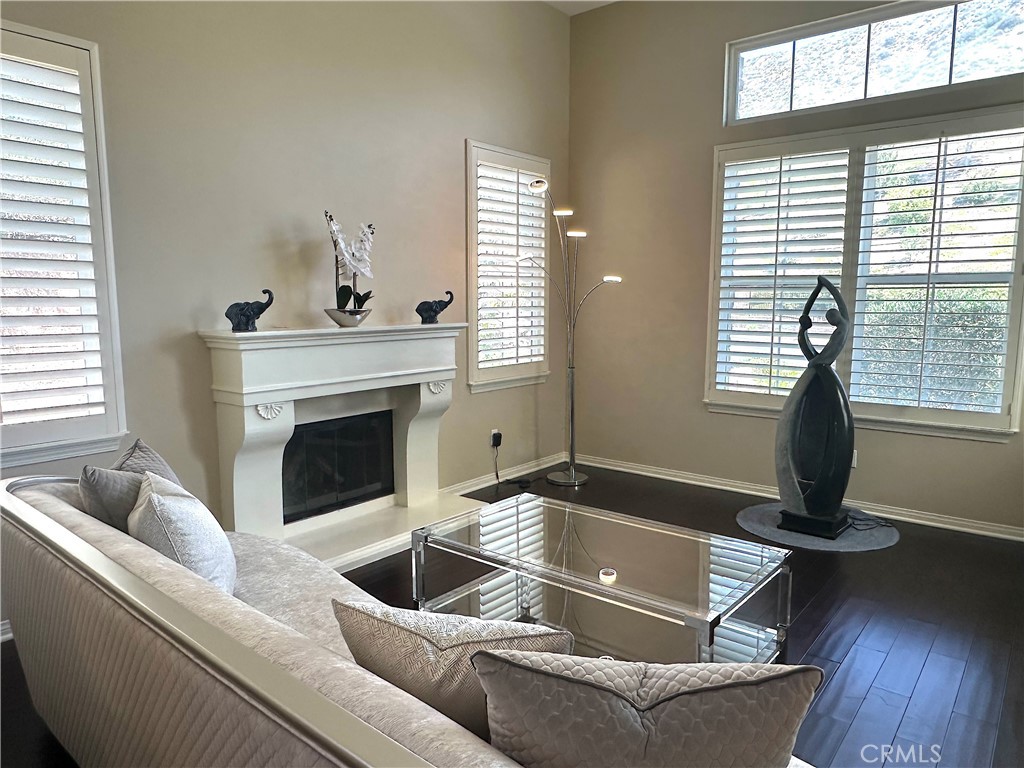 20420 West Vía Urbino Porter Ranch, CA 91326 - Photo 6 of 22 Formal Living Room