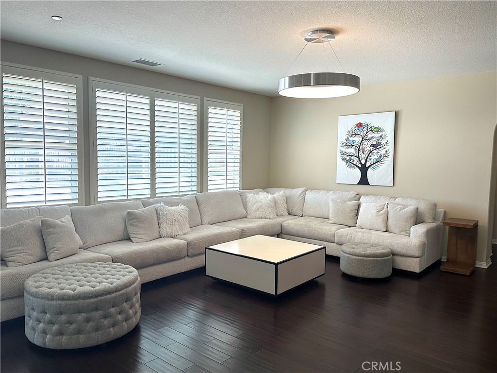 20420 West Vía Urbino Porter Ranch, CA 91326 - Photo 7 of 22 Living Room