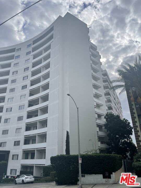 7250 Franklin Avenue, Unit 702 Los Angeles, CA 90046 - Photo 27 of 39