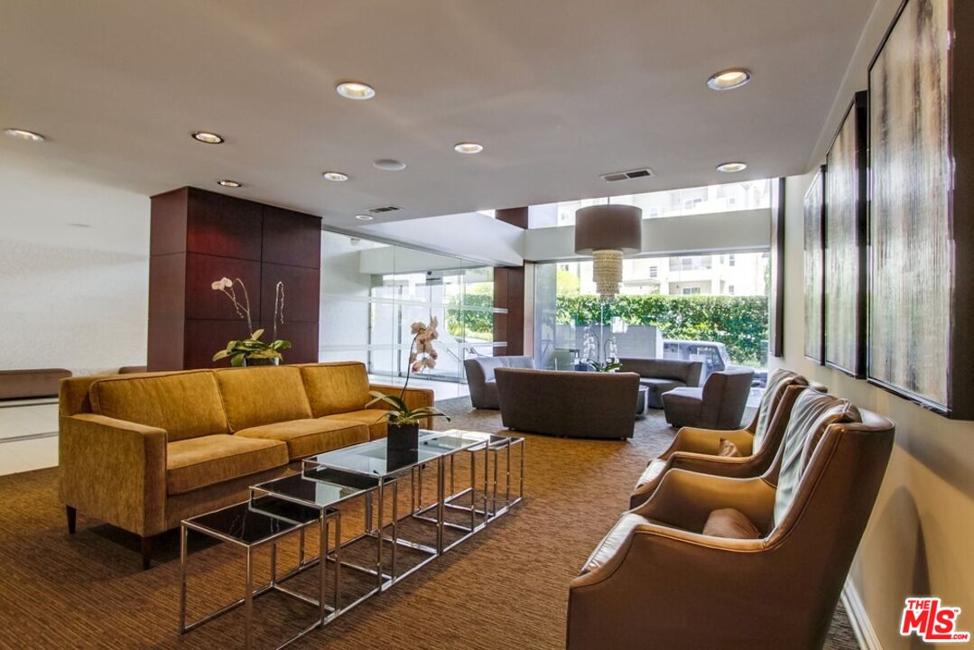 7250 Franklin Avenue, Unit 702 Los Angeles, CA 90046 - Photo 3 of 39