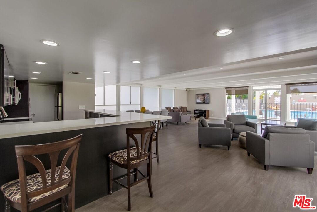 7250 Franklin Avenue, Unit 702 Los Angeles, CA 90046 - Photo 9 of 39