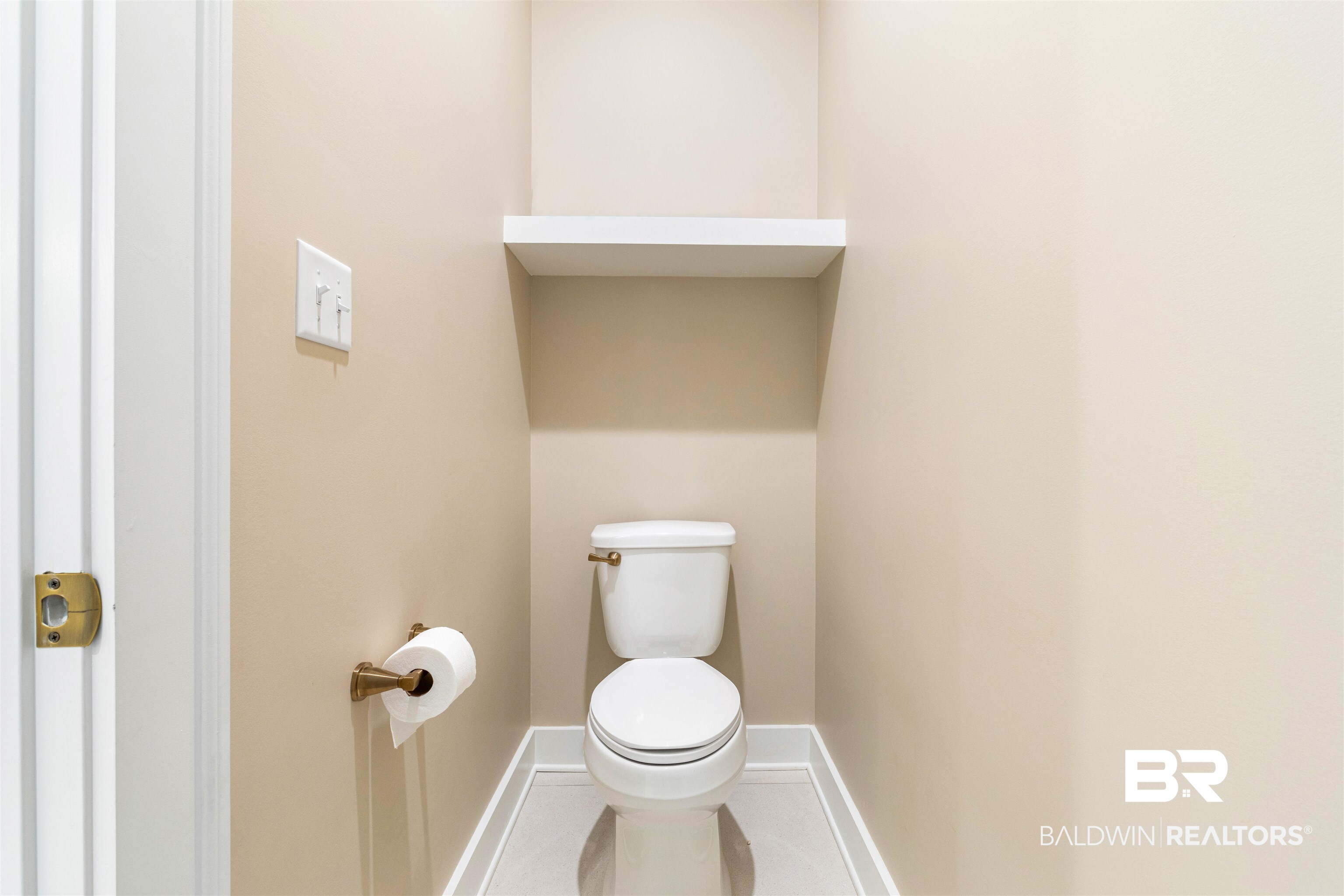 16150 Old Pierce Road Fairhope, AL 36532 - Photo 39 of 65 Main Bathroom Water Closet