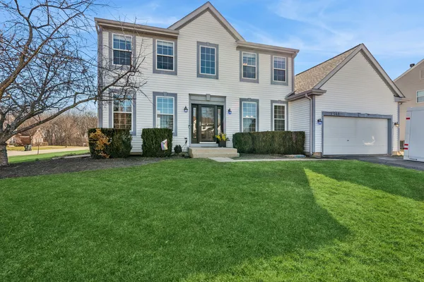 $475,000 | 543 Sparrow Court, Lindenhurst, IL 60046